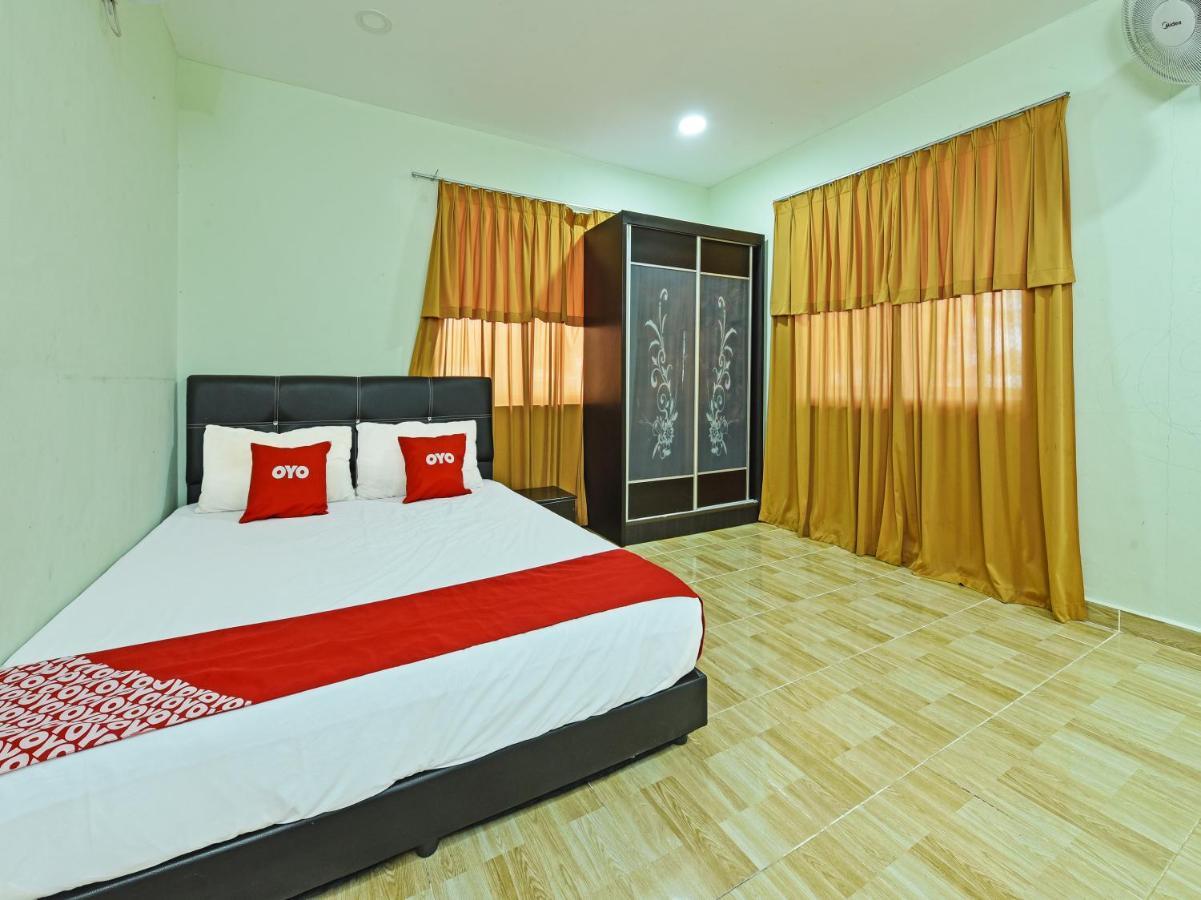 Oyo 90315 Chalet Pantai Rantau Panjang Kuala Rompin Exterior foto